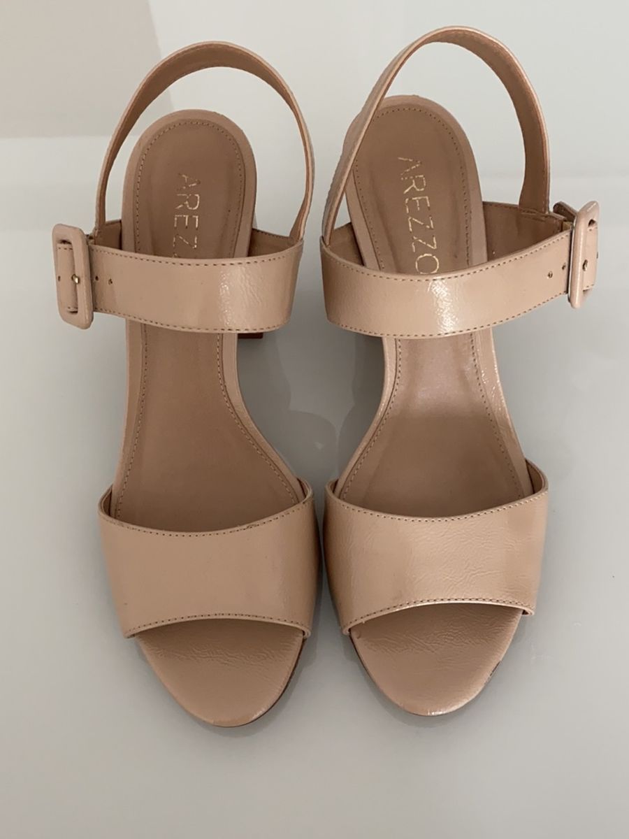 sandalia nude arezzo