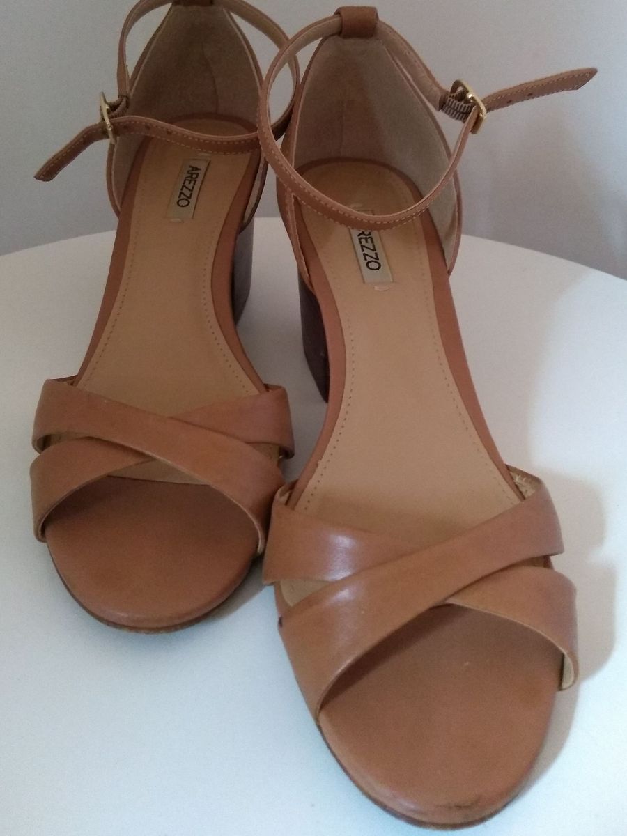 sandalia nude arezzo