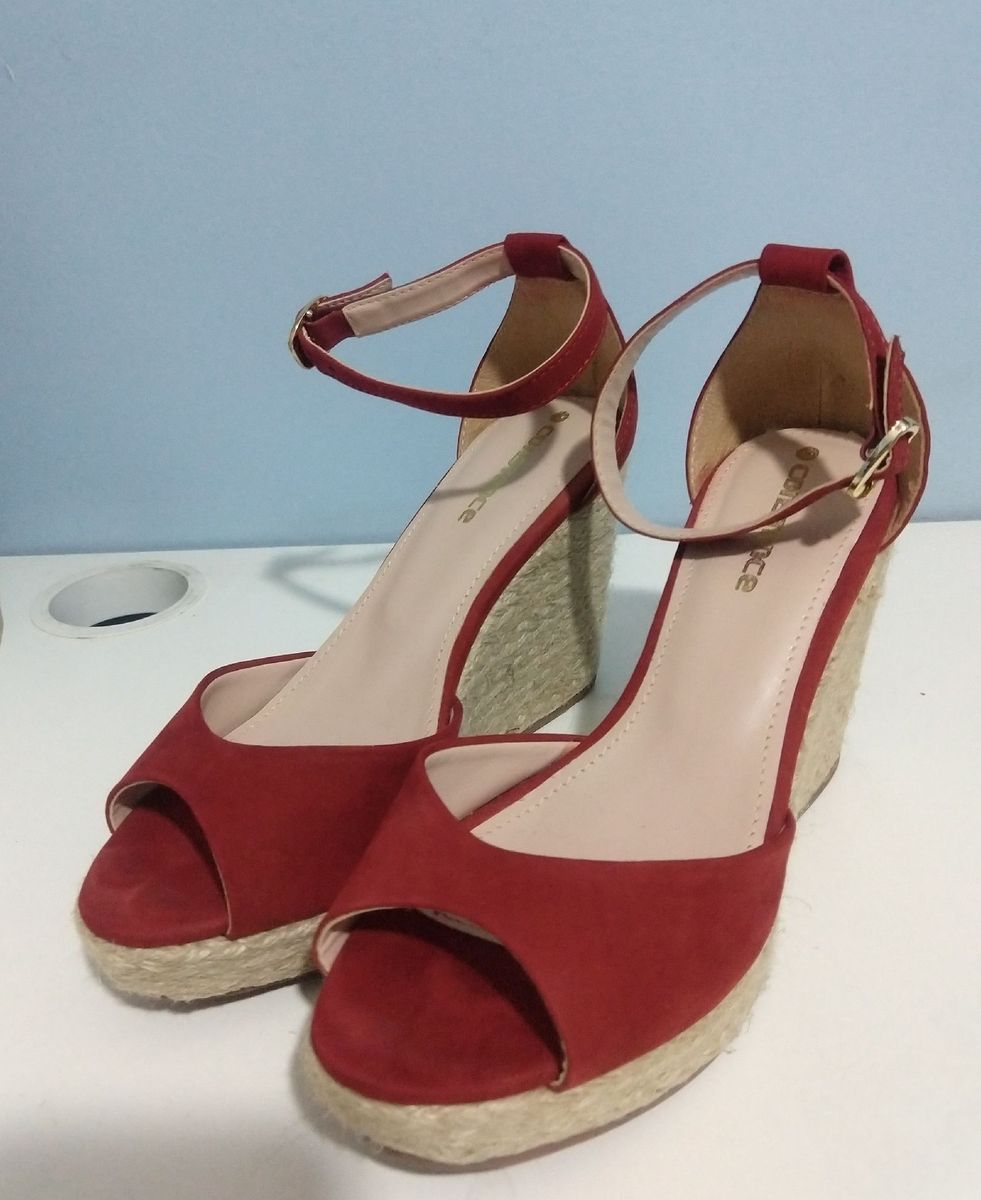 sandalia vermelha constance