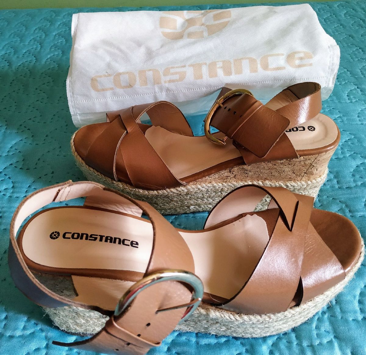 sandália plataforma constance