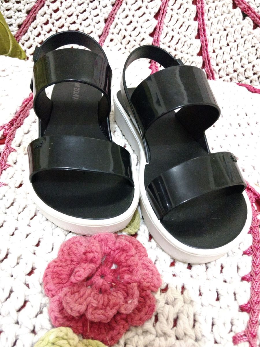 sandalia plataforma de plastico