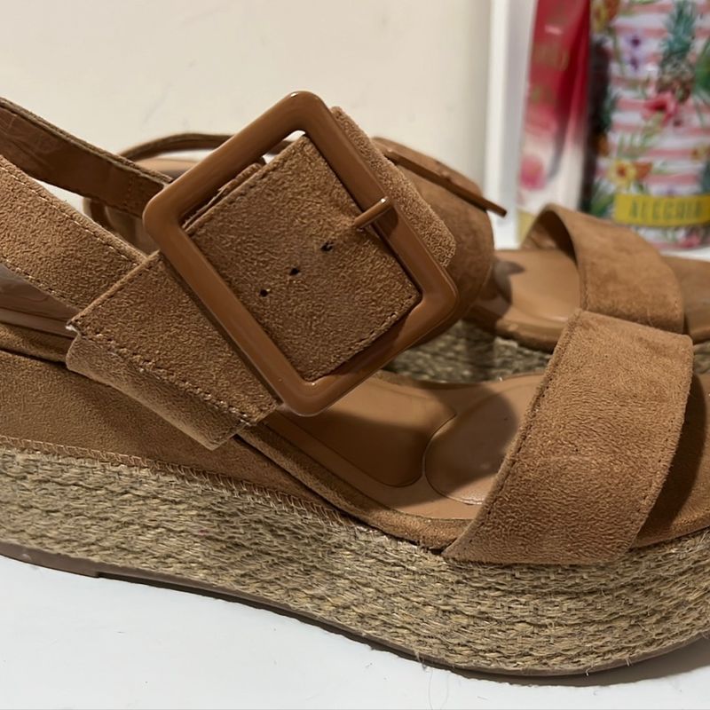 Sandália plataforma em suede best sale vizzano feminina