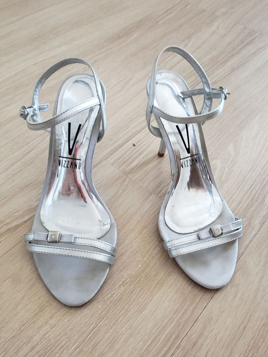 sandalia prata vizzano salto baixo