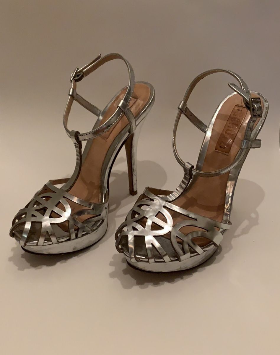 schutz sandalia prata