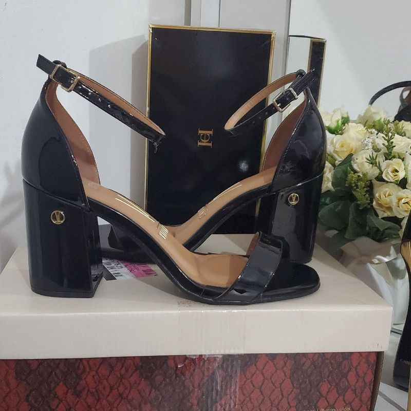 Sandália Preta Verniz Vizzano 37 Salto Grosso Confortável