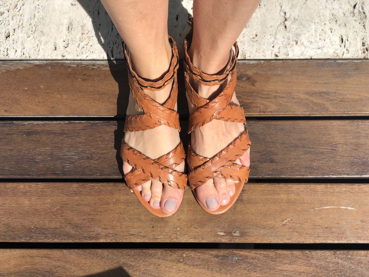 rasteirinha de couro marrom