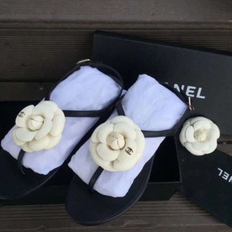 Rasteira best sale chanel camelia