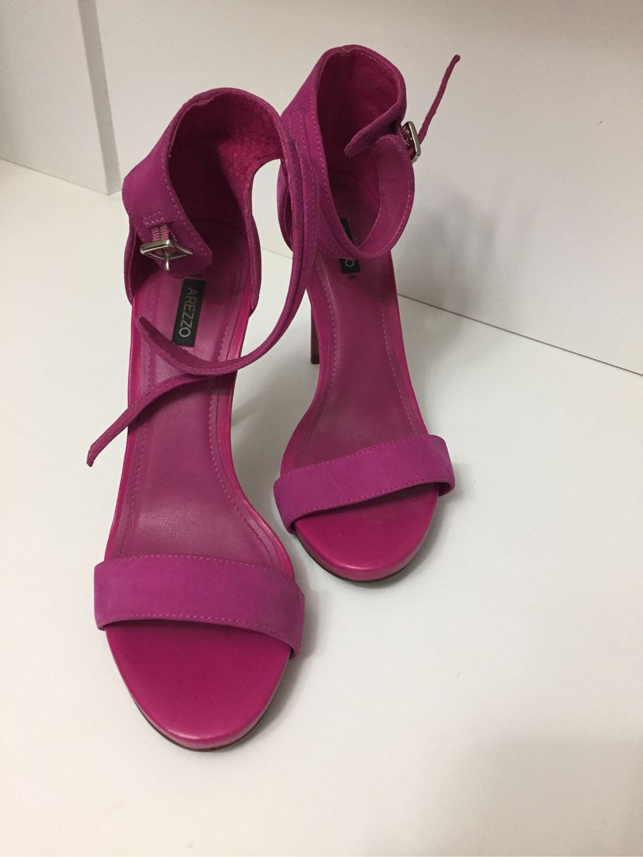 sandalia pink arezzo