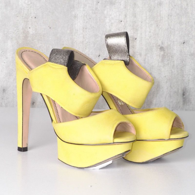 Sandália Salto Alto Amarela Sandália Feminina Santa Lolla Usado