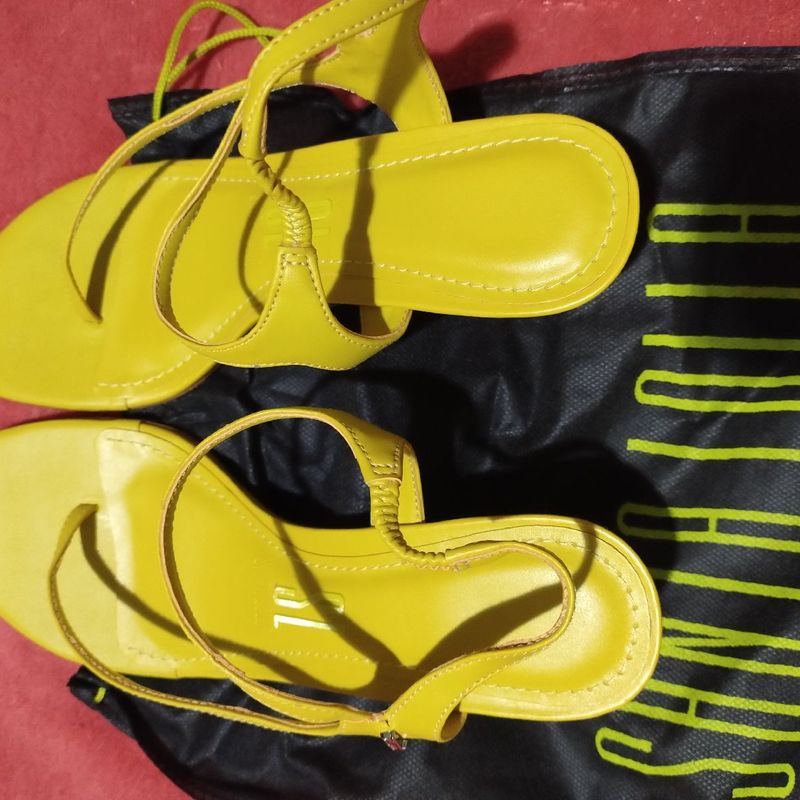 Sandália Salto Baixo de Dedo Santa Lolla Sandália Feminina Santa