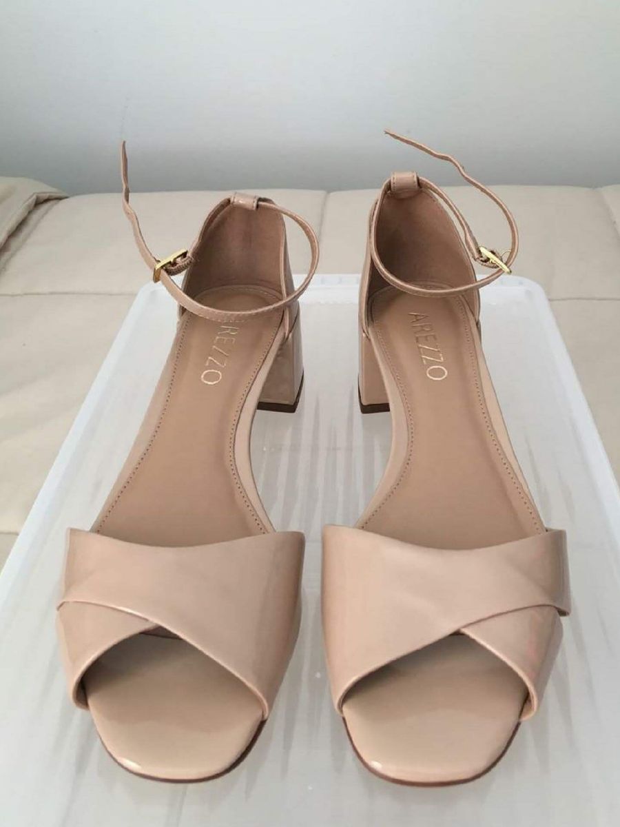 sandalia nude arezzo