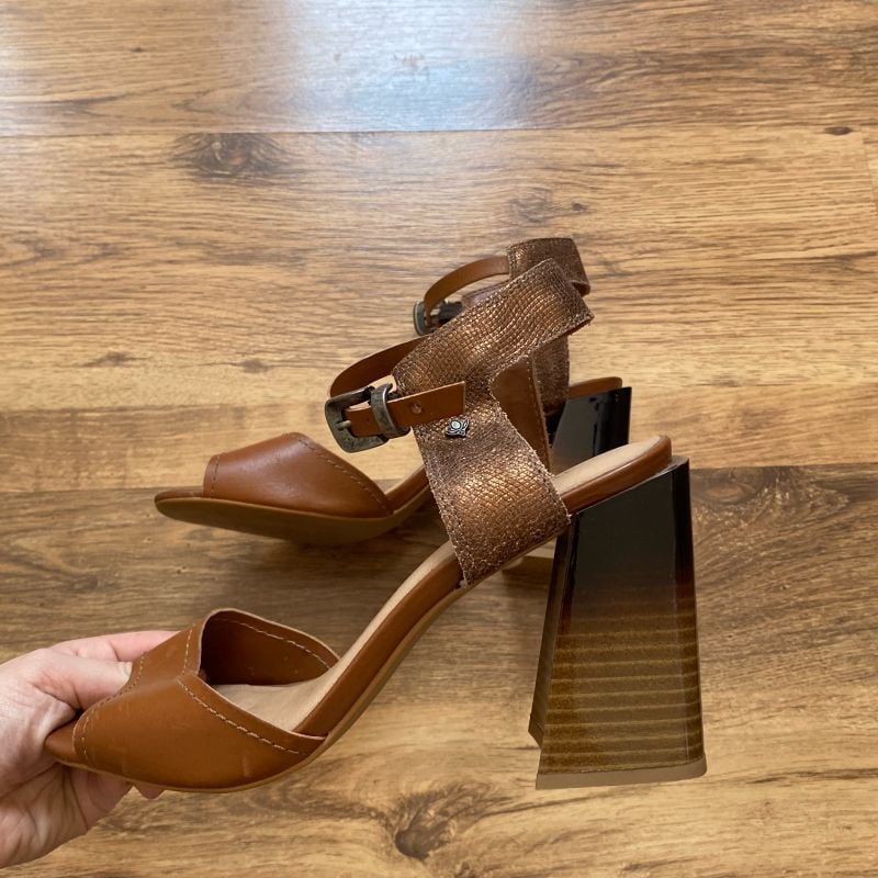 Sandália Salto Bloco Cravo e Canela Cravo Canela Nunca Usado