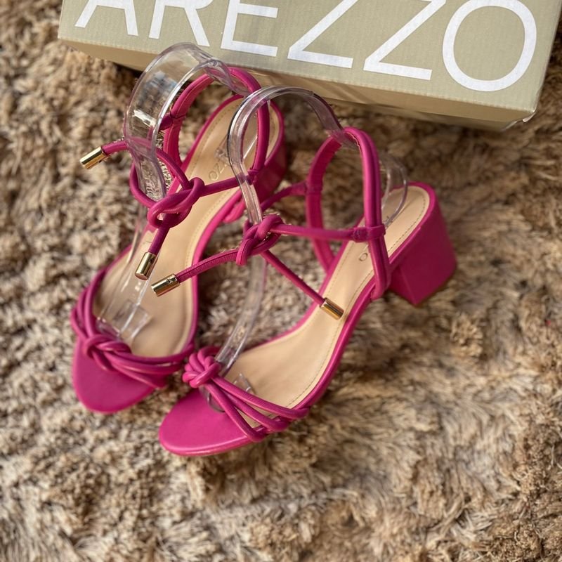 Sand lia Salto Bloco Rosa Arezzo Tiras N s Original Novo 36 Sand lia Feminina Arezzo Nunca Usado 90360854 enjoei