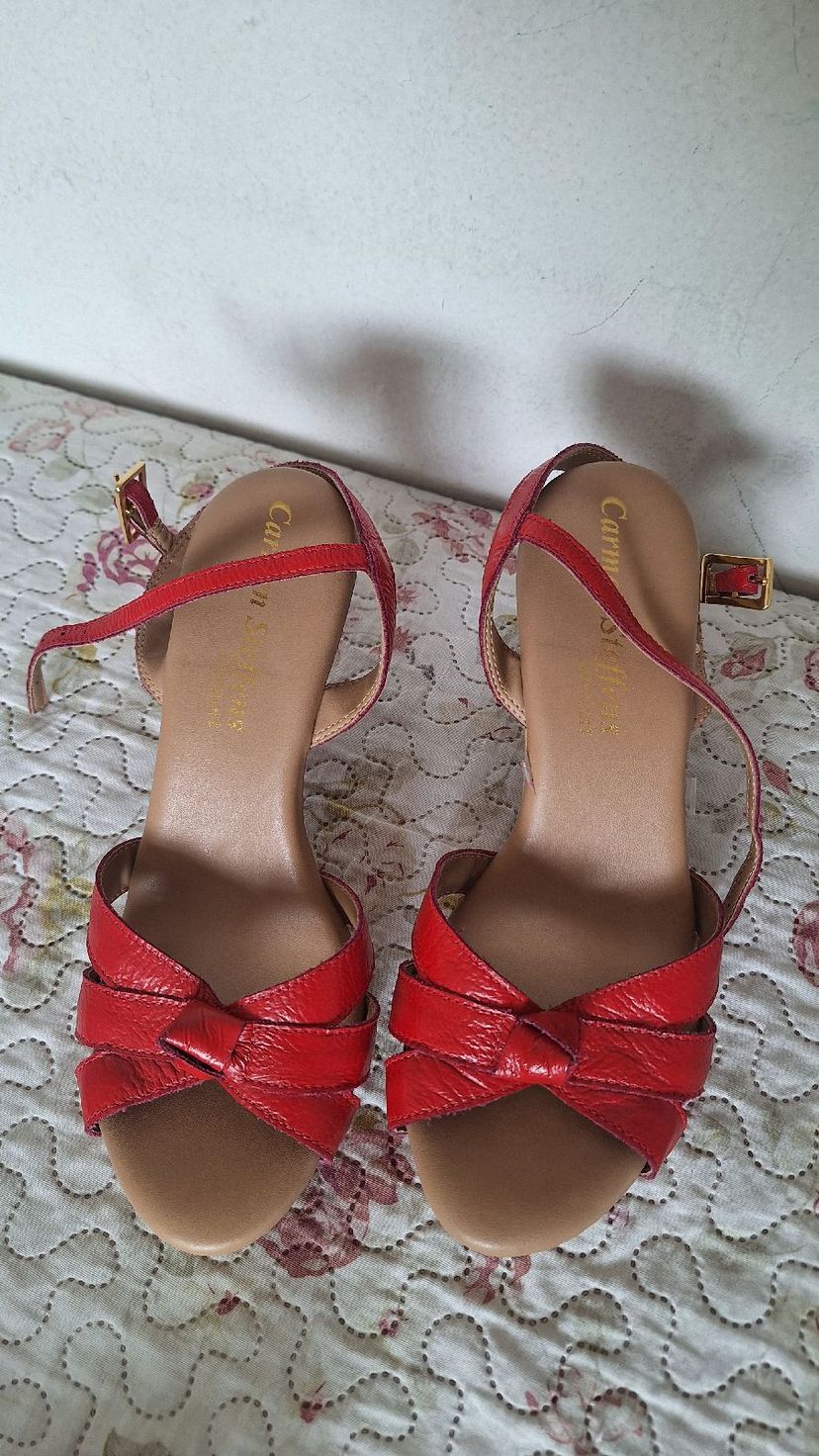 sandália salto carmen steffens, salto baixo tamanho 37 - outros carmen steffens