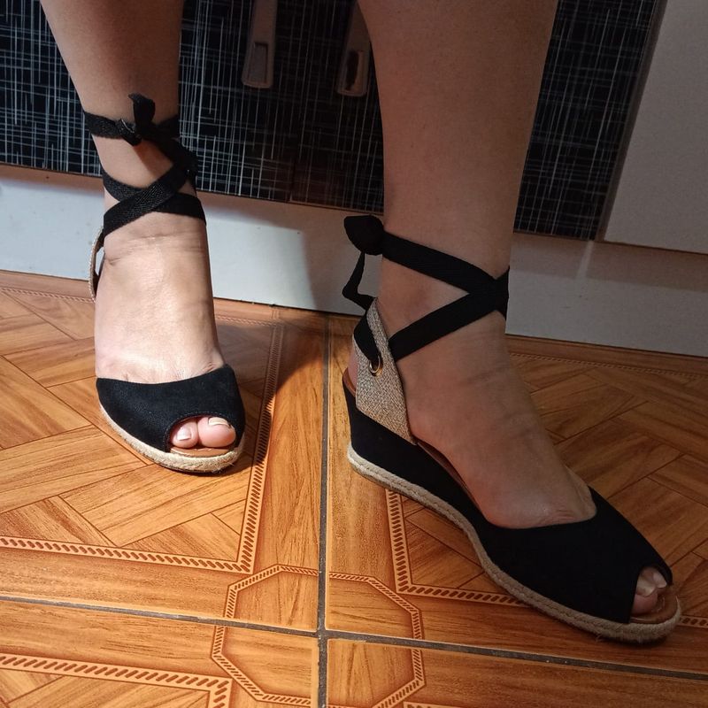 Sandália Salto Grosso Baixo Tiras Bebecê Seminova Preta Bebecê