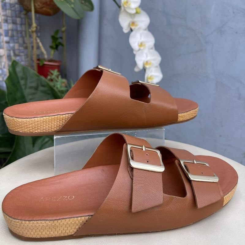 Sand lia Slide Marrom Couro Tiras 39 Arezzo Sand lia Feminina Arezzo Usado 90570403 enjoei