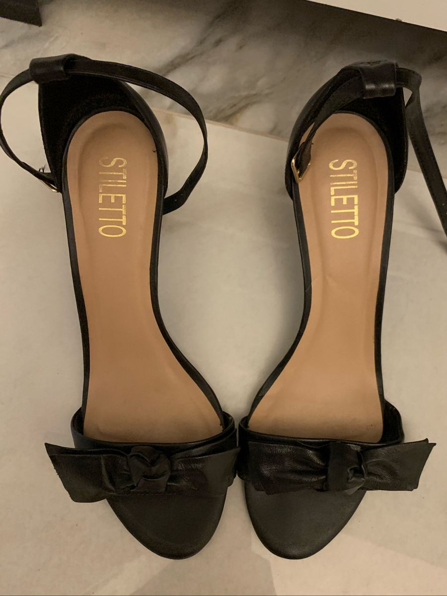 sandalia stiletto
