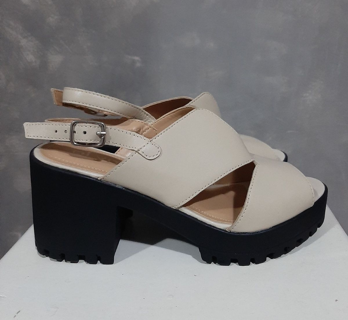 scarpin feminino verniz bico fino vizzano