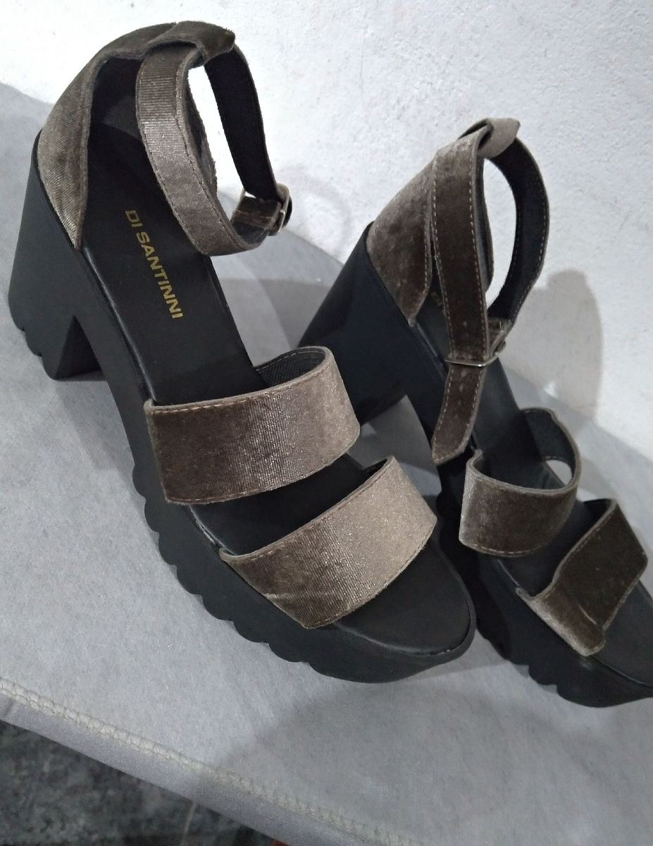 sandalia tratorada camurça