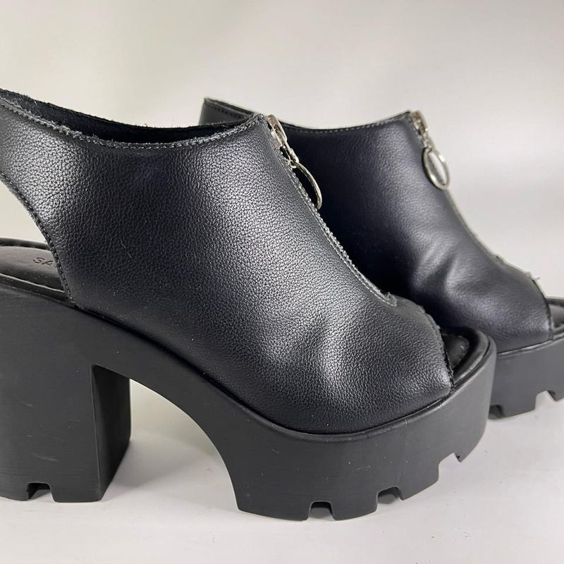 Sandália Tratorada Zíper Salto Grosso Satinato Nunca Usado