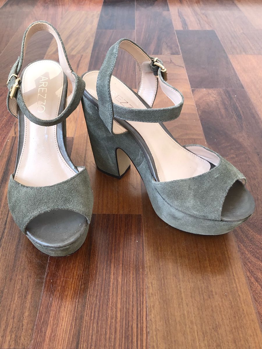 sandalia verde militar arezzo