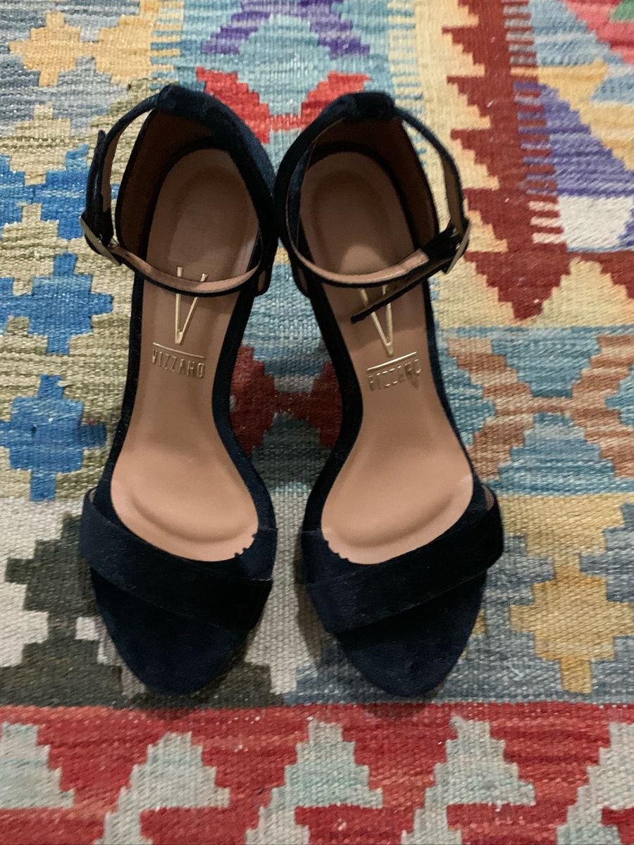 sandália feminina com tornozeleira vizzano