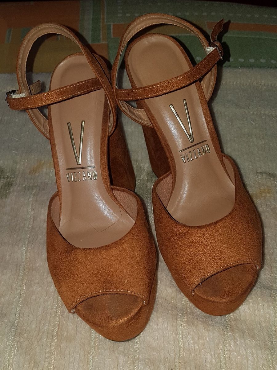 sandália vizzano super alta