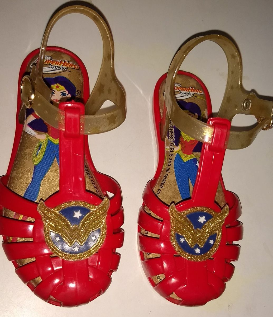 sandalia mulher maravilha