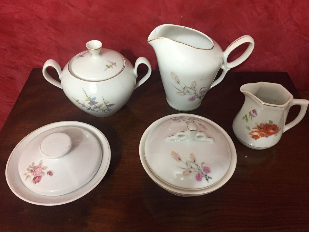São 5 Peças em Porcelana Usadas. Só Vendo O Conjunto! | Móvel de