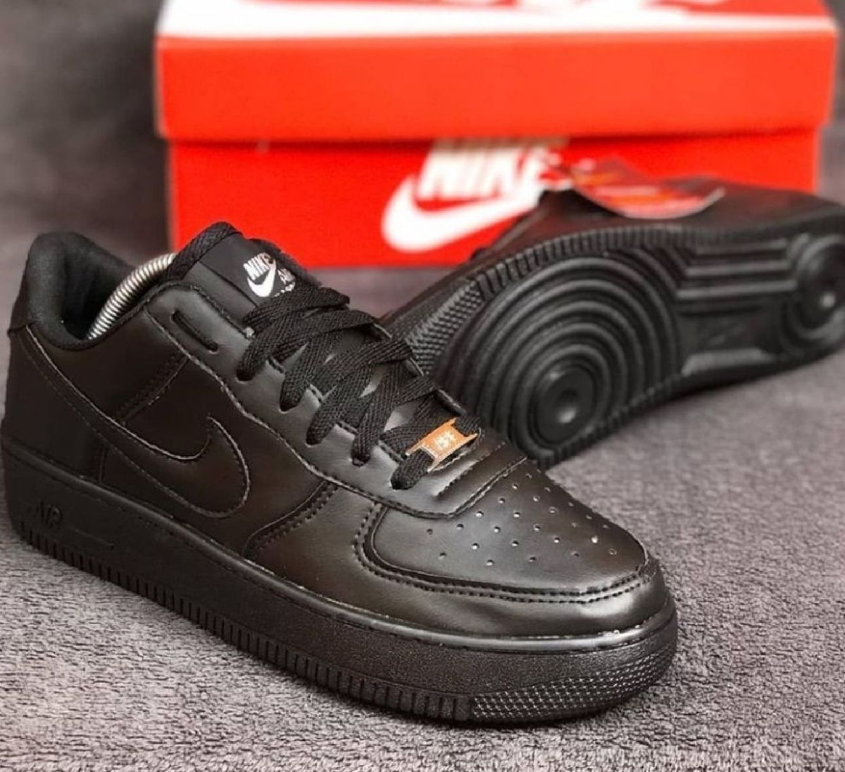 sapatenis nike todo preto