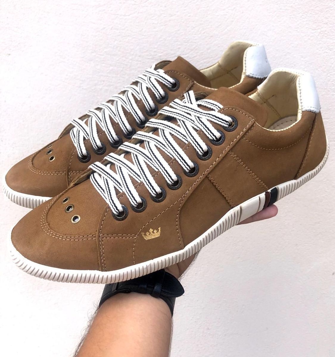 sapatenis marrom osklen