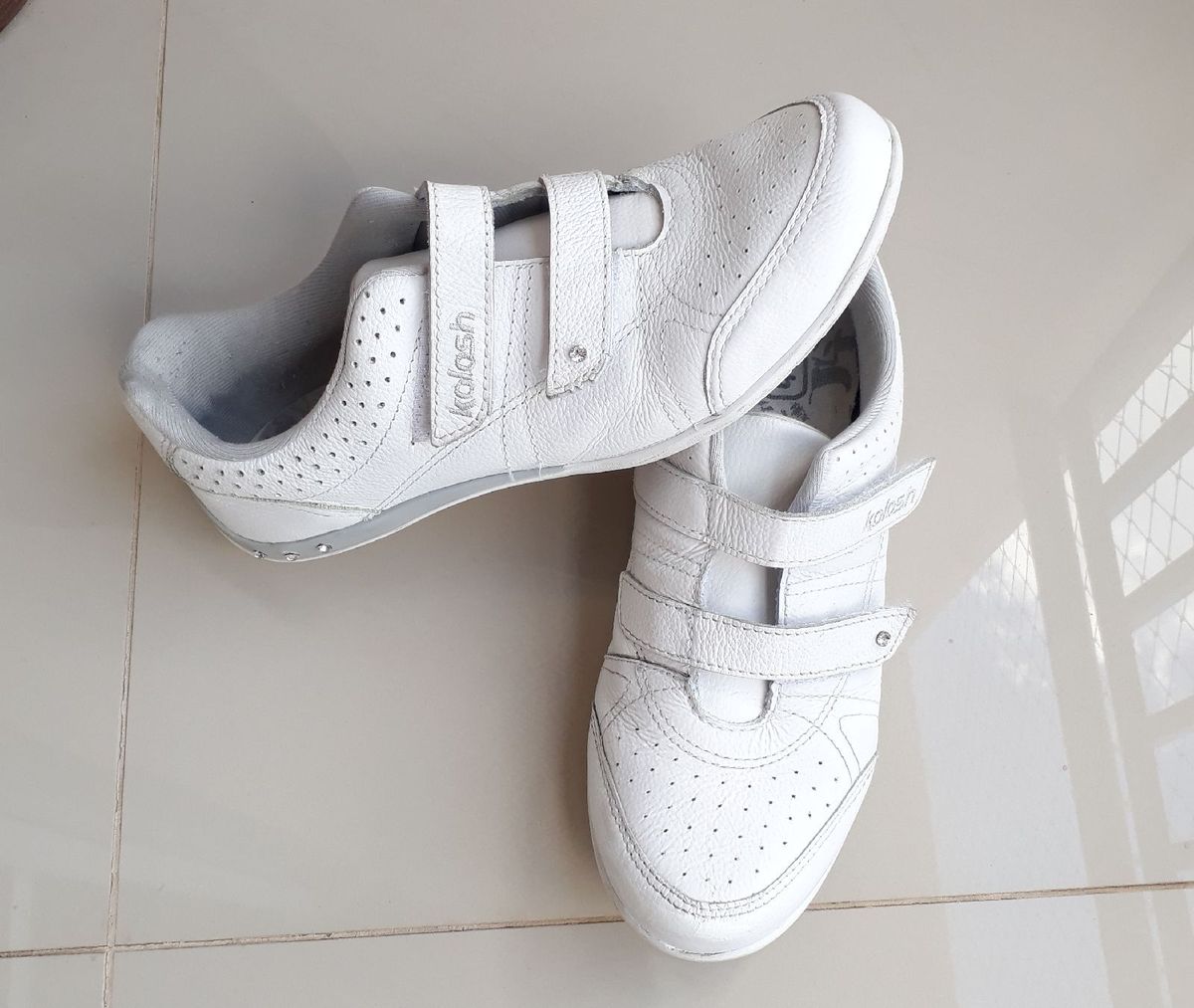 tenis kolosh couro branco