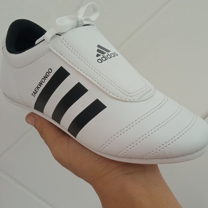 Adidas 2024 taekwondo tenis