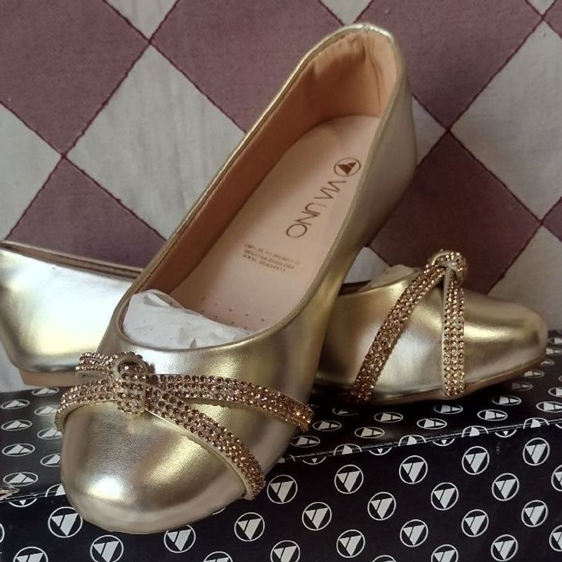 Sapatilha Dourada com Brilho Via Uno Sapatilha Feminina Via Uno Nunca  Usado 111835724 enjoei