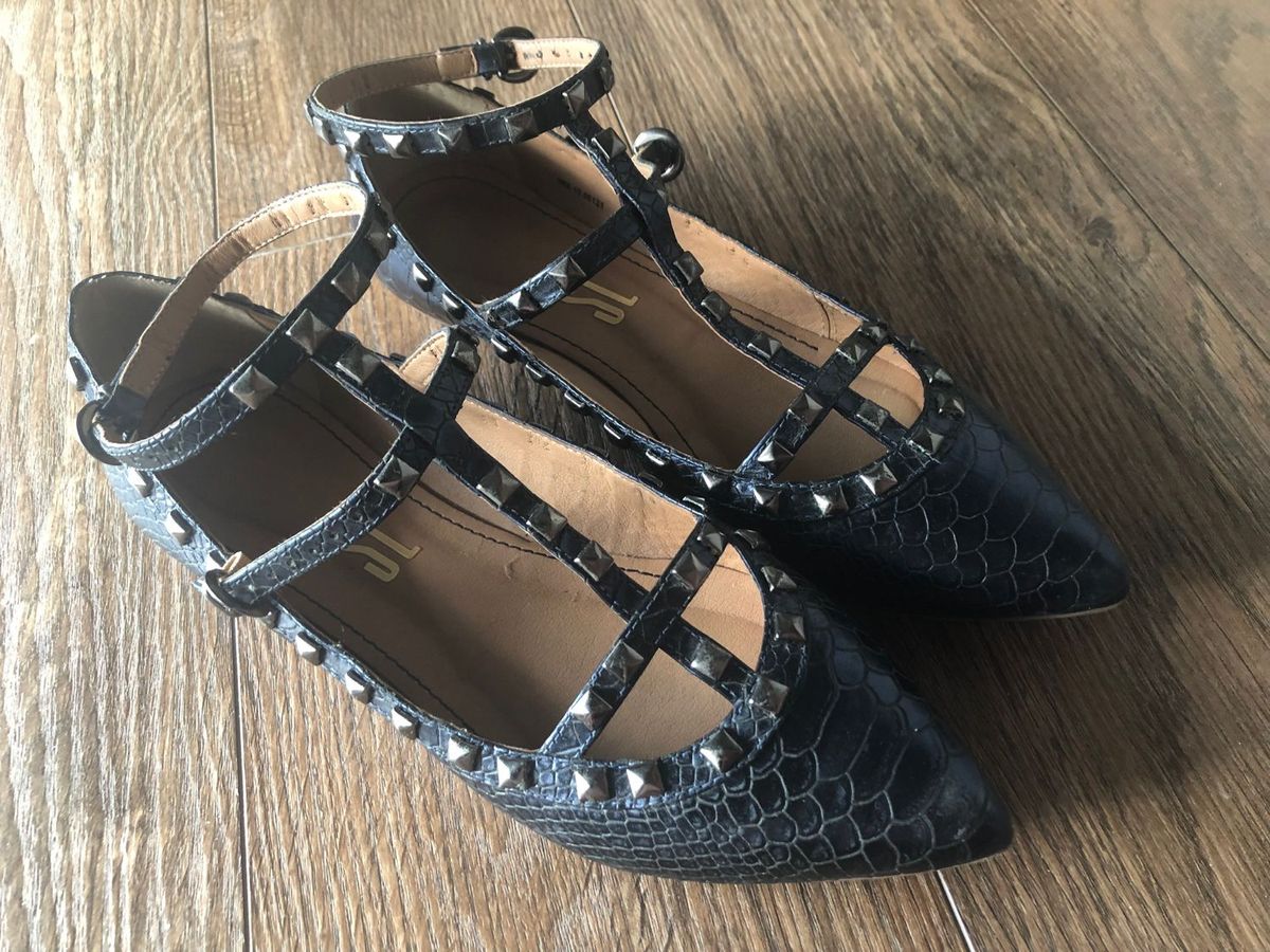 sapatilha estilo valentino