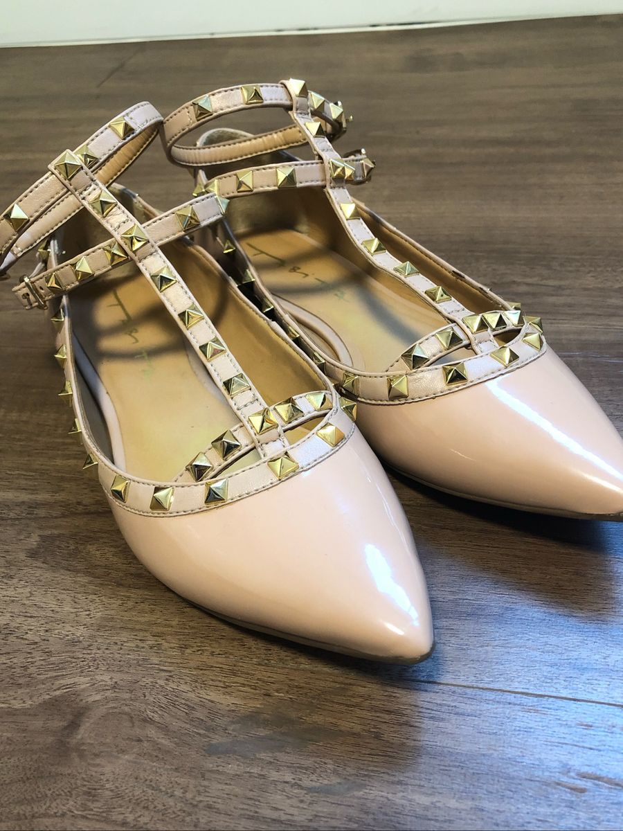 sapatilha estilo valentino