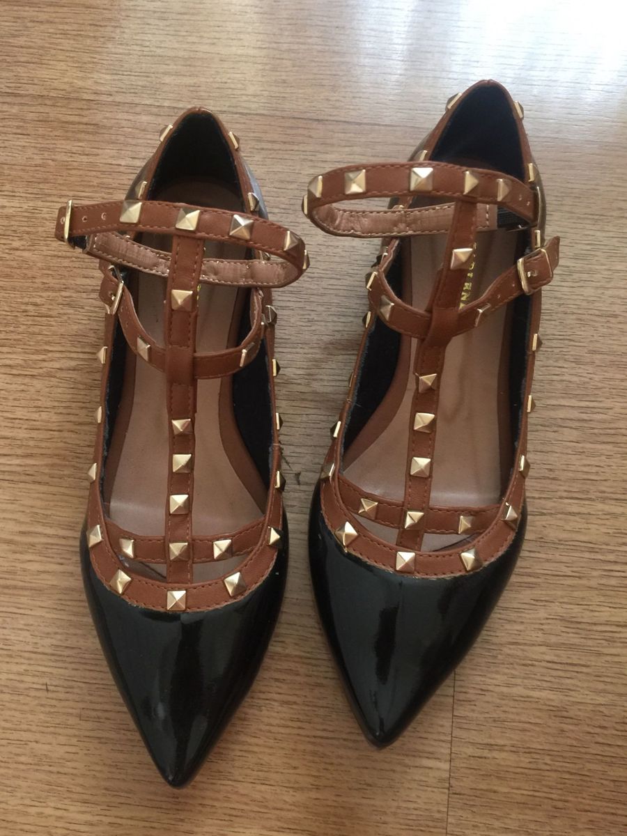 sapatilha estilo valentino