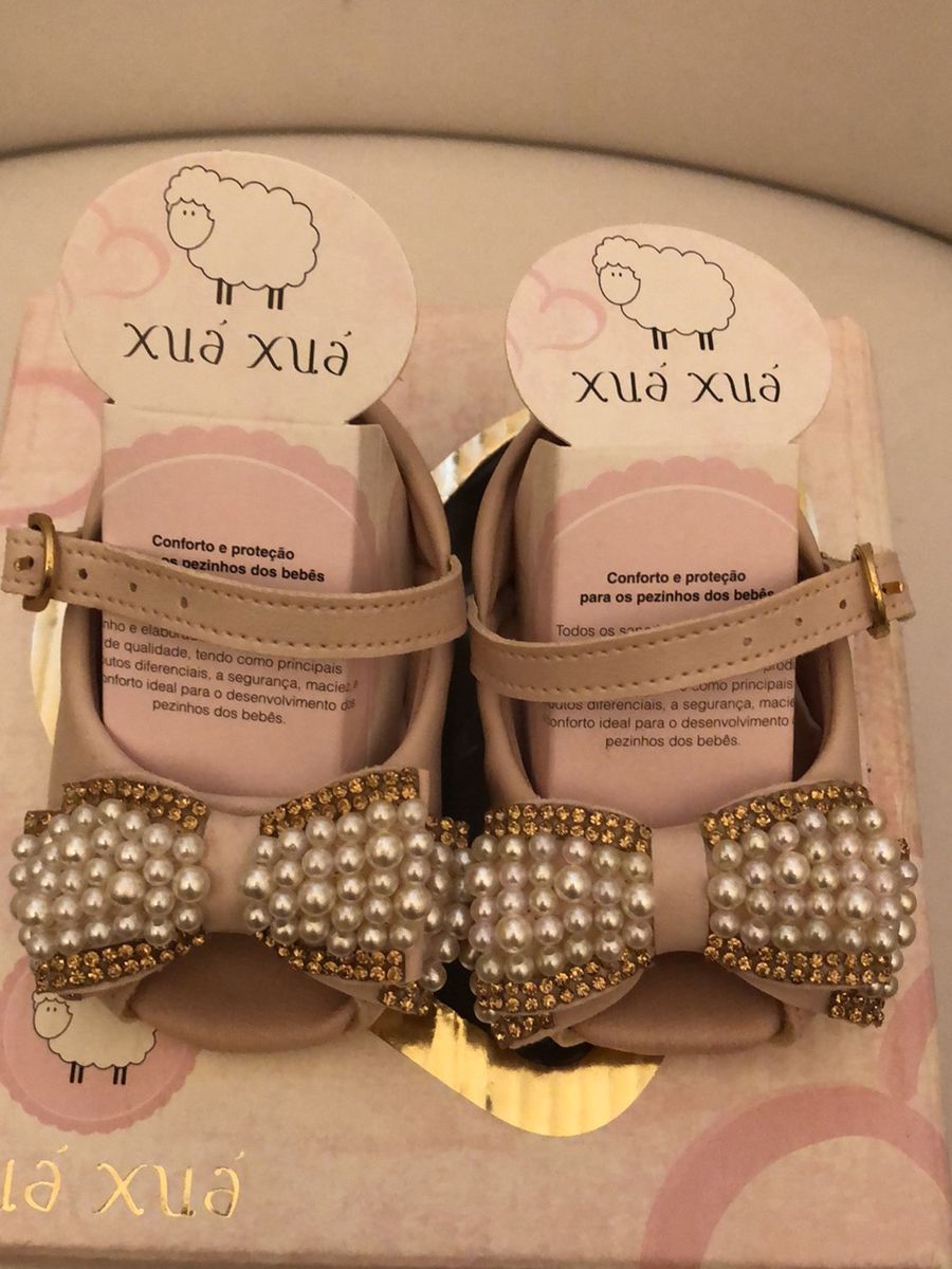 sapatinho de bebe bordado de perola