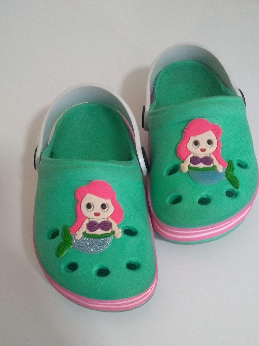 sapatinho croc