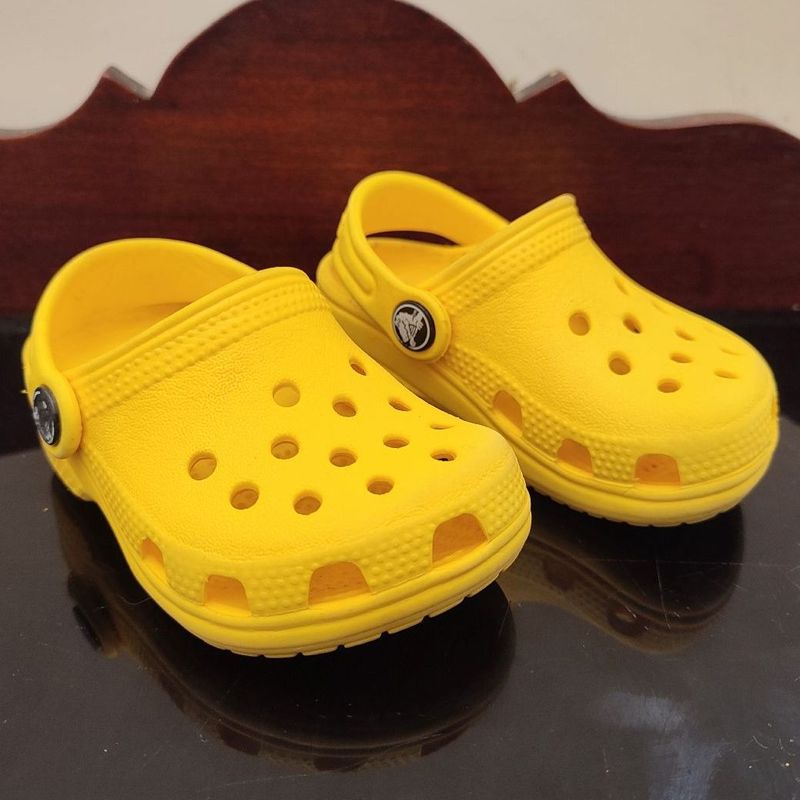 Sapatinho crocs sales