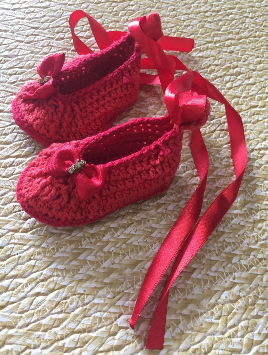 sapatinho de bebe croche vermelho