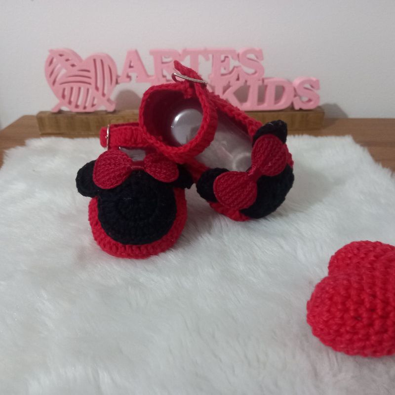 Sapatinho de best sale crochê da minnie