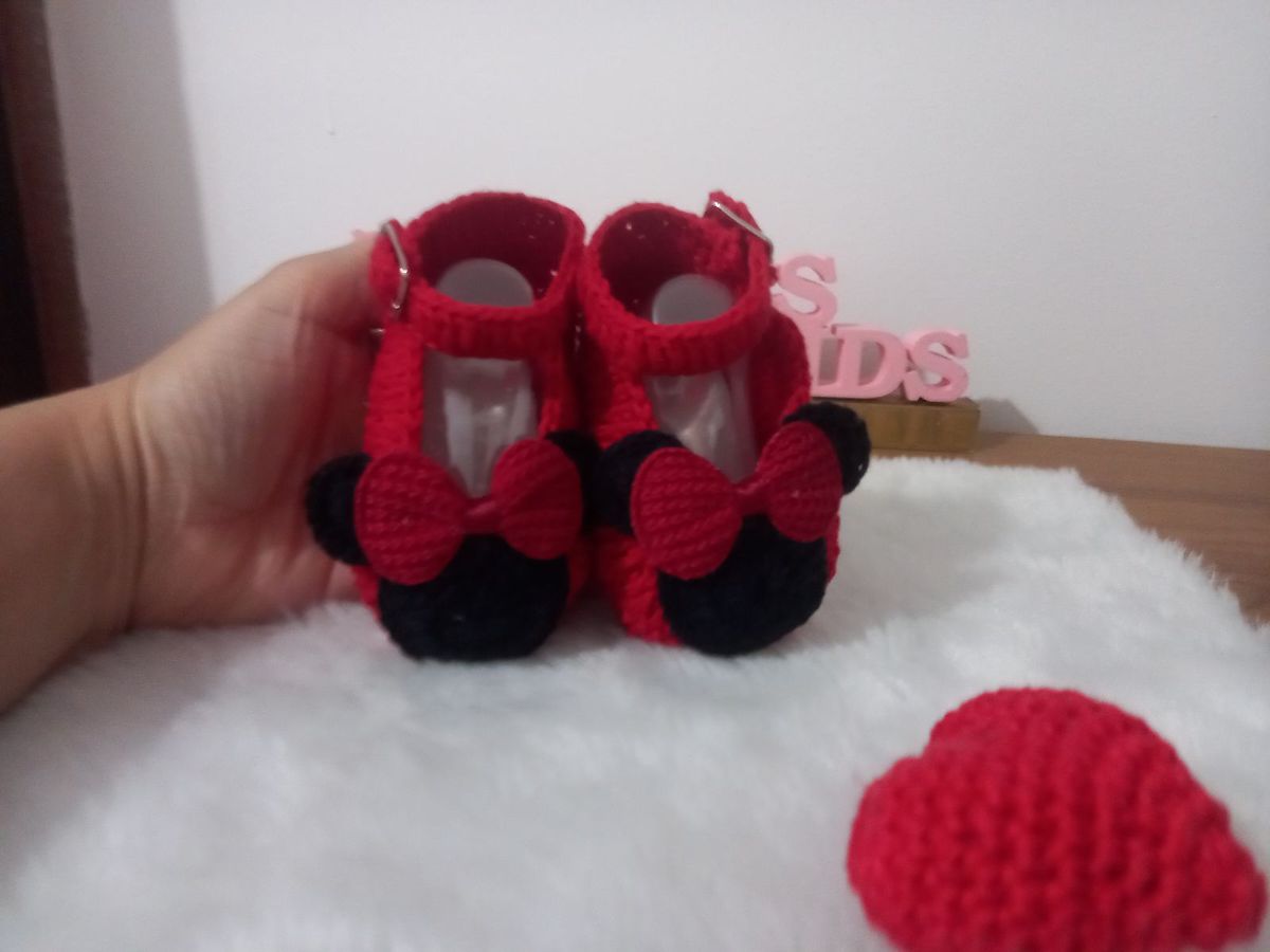 Sapatinho de store crochê da minnie