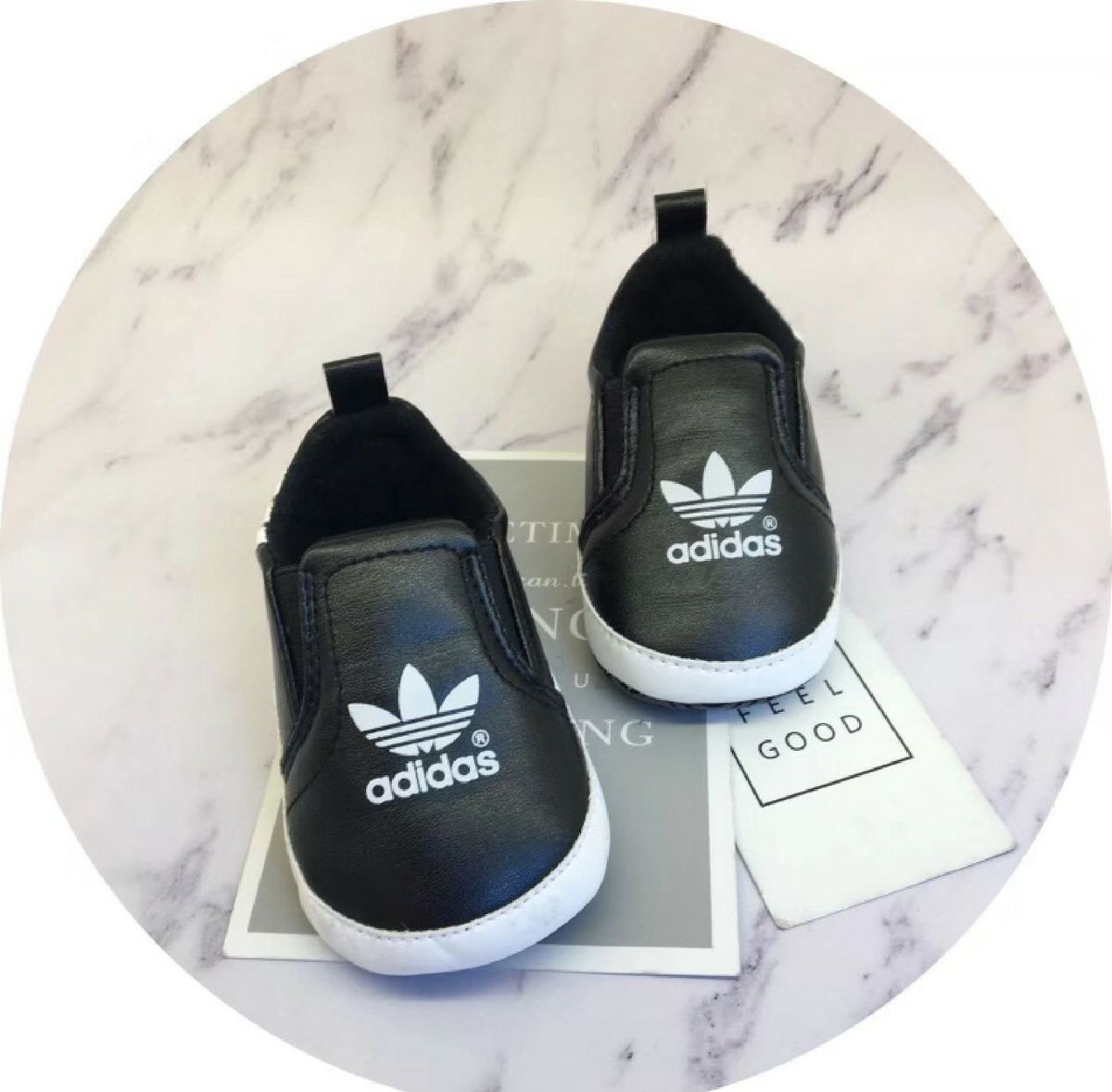 sapatinho adidas