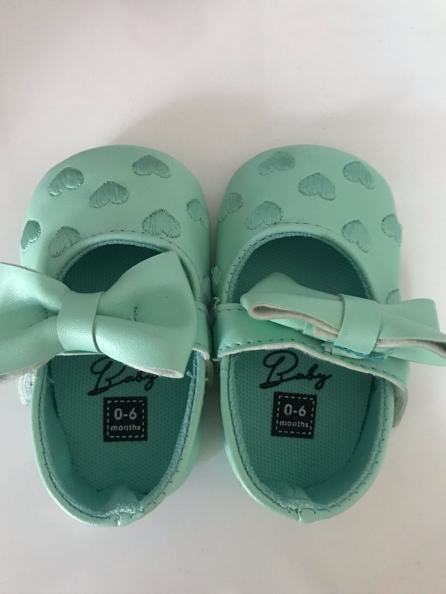 sapatinho de bebe verde