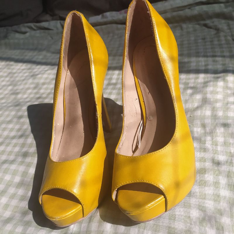 Sapato store alto amarelo