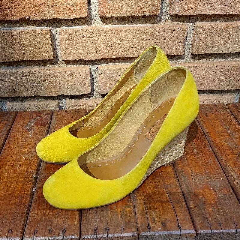 Sapato store anabela amarelo