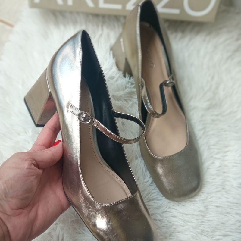 Sapato Arezzo Boneca Dourado Fosco Couro Salto Bloco Tira Fivela