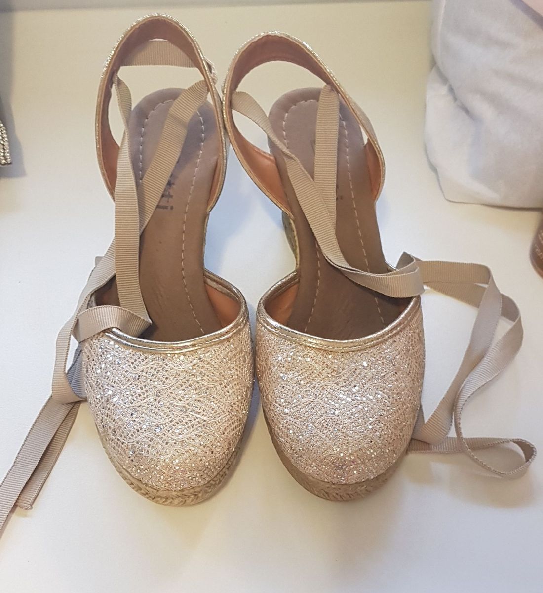 sapato boneca dourado