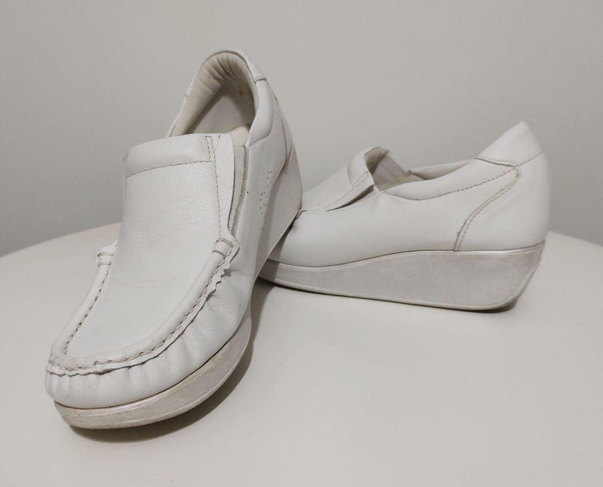 sapato branco feminino usaflex